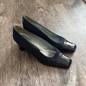 STUART WEITZMAN Blue Black Alligator Pumps Heels 7.5